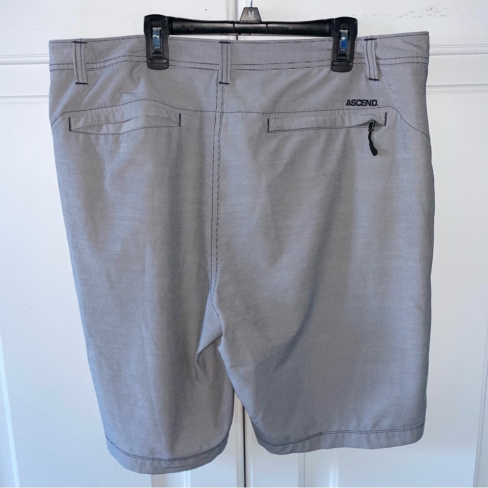 Ascend Trailhead Shorts for Men Light Grey Stripe